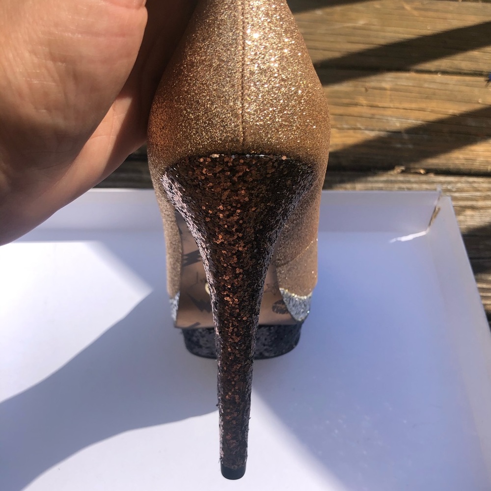 Betsey Johnson Pump - Picture 3 of 8